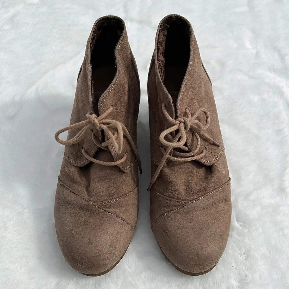 Maurices Wedge Lace Up‎ Booties